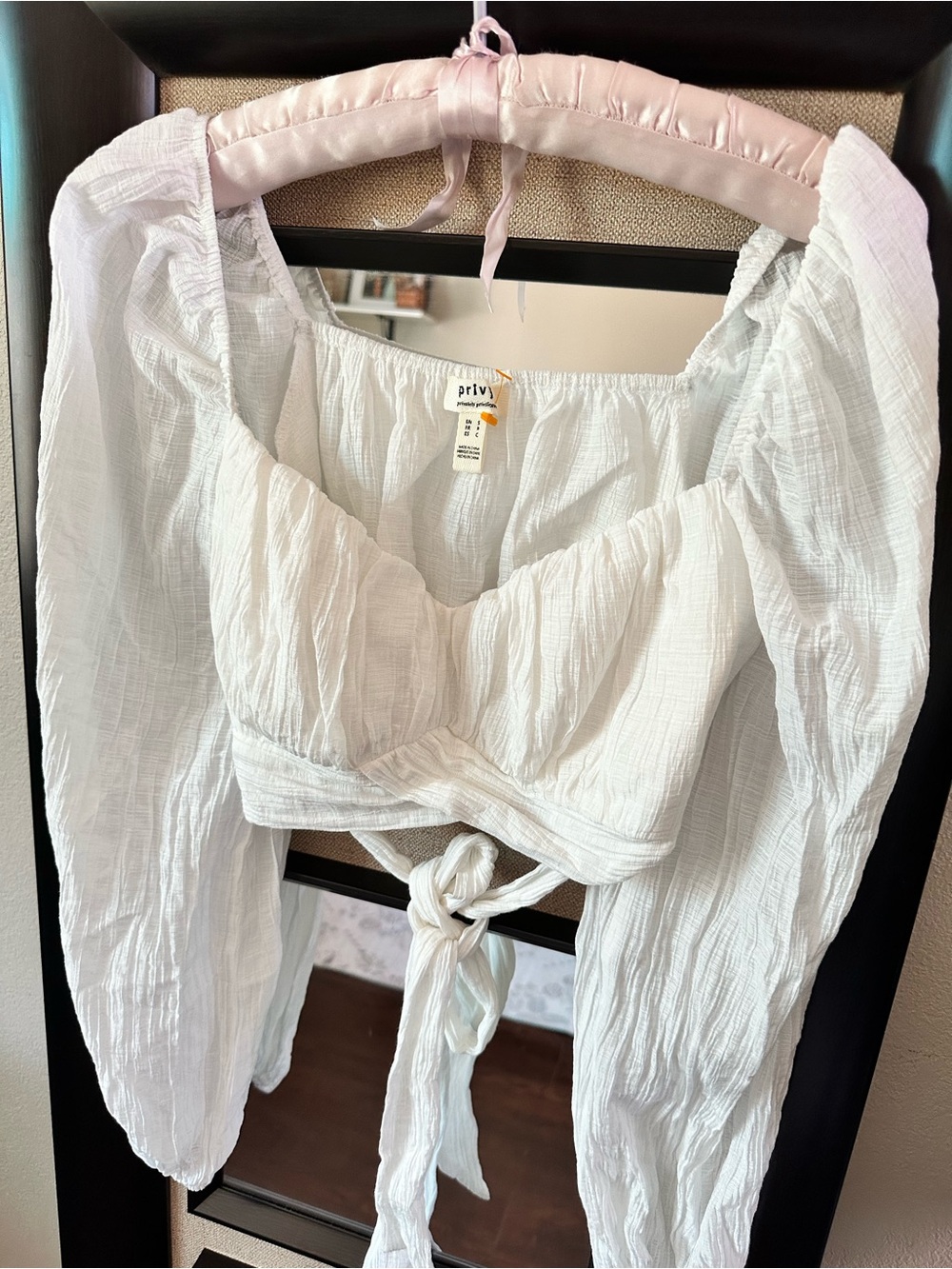 privy White Long-Sleeve Tie-Back Crop Top